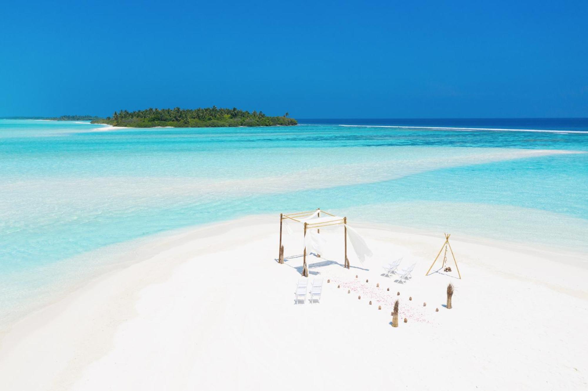 Kandima Maldives Kudahuvadhoo ภายนอก รูปภาพ A beach in Maldives