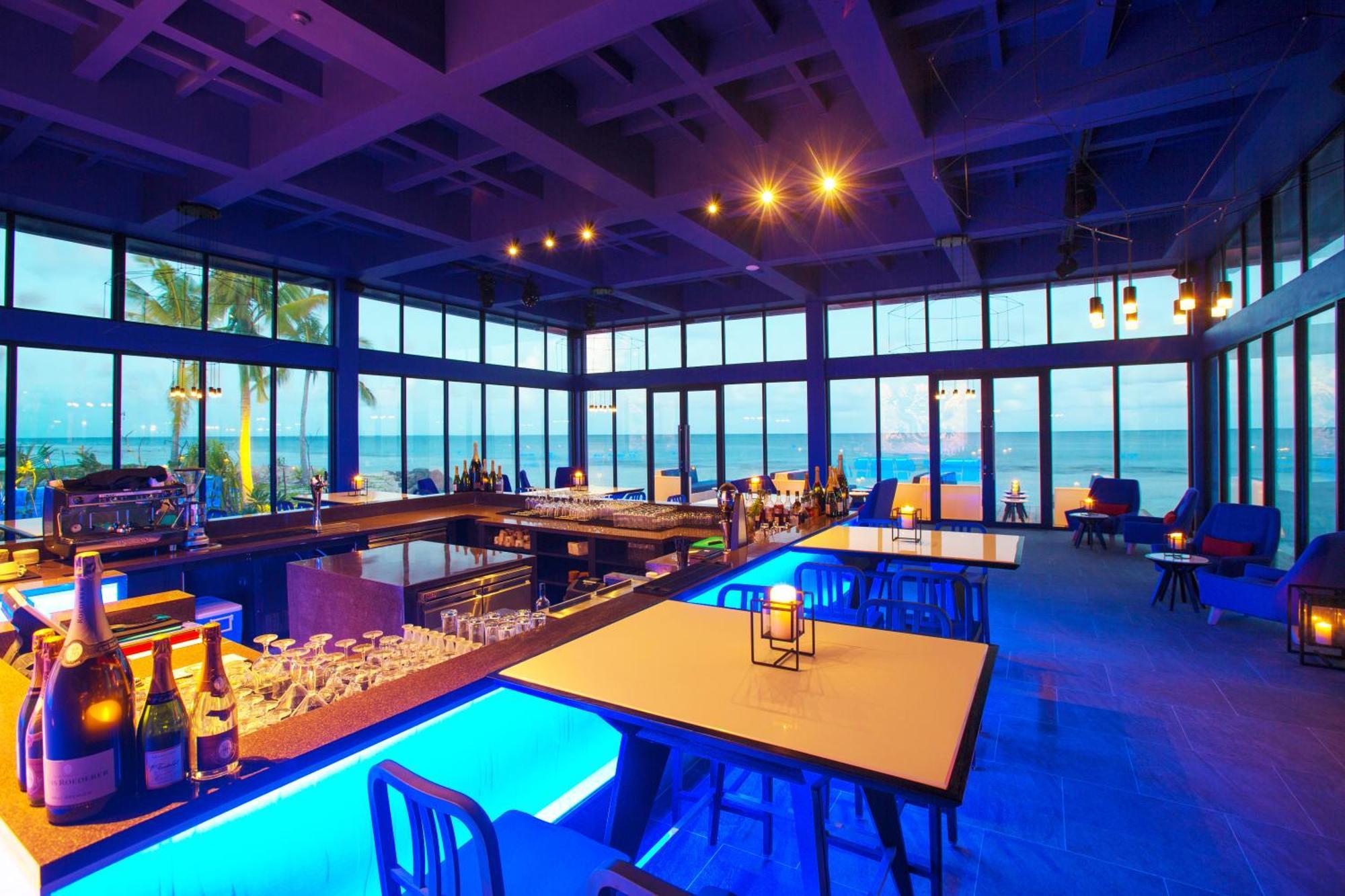 Kandima Maldives Kudahuvadhoo ภายนอก รูปภาพ The interior of the restaurant