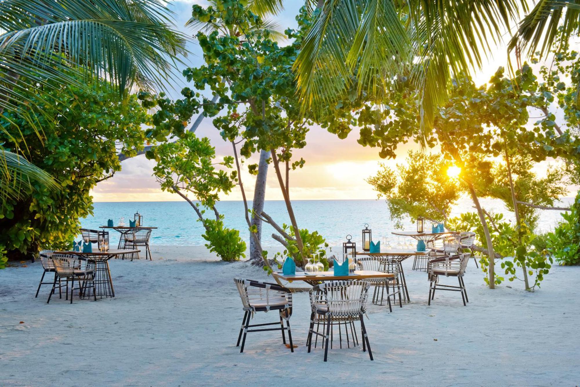 Kandima Maldives Kudahuvadhoo ภายนอก รูปภาพ Sunset at the beach