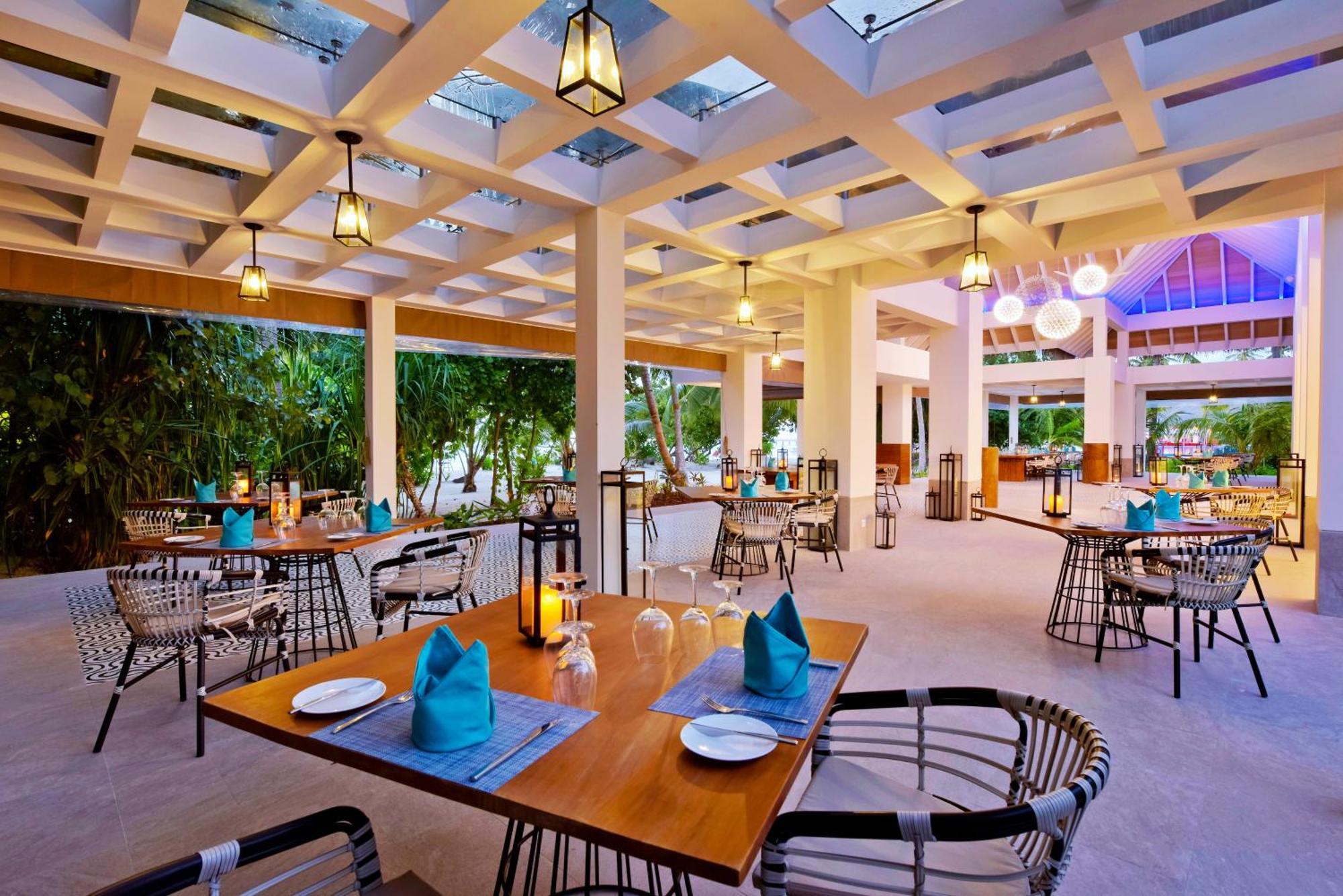 Kandima Maldives Kudahuvadhoo ภายนอก รูปภาพ The Deck