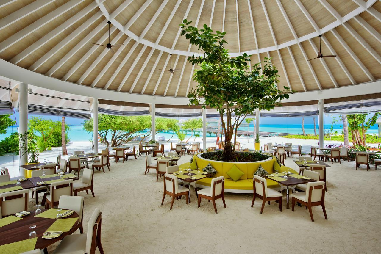Kandima Maldives Kudahuvadhoo ภายนอก รูปภาพ The restaurant at the resort